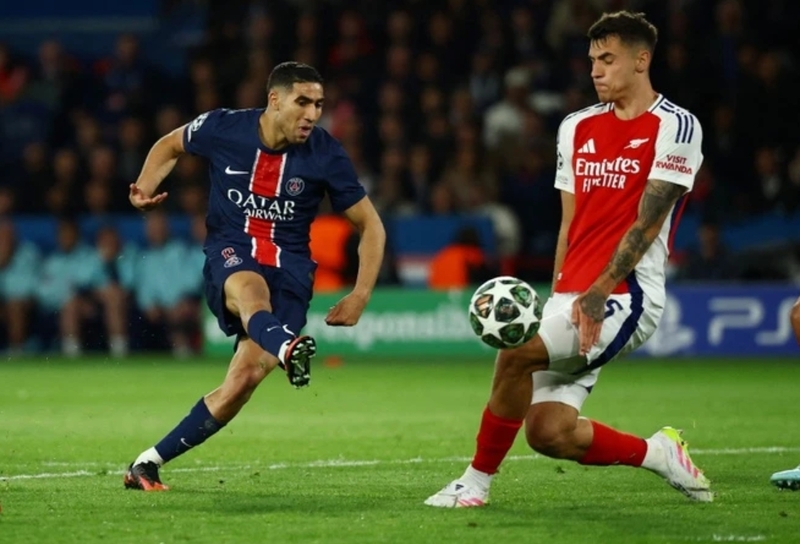 Achraf Hakimi nổi bật với tốc độ, khả năng leo biên và đóng góp hiệu quả cho mặt trận tấn công. 
