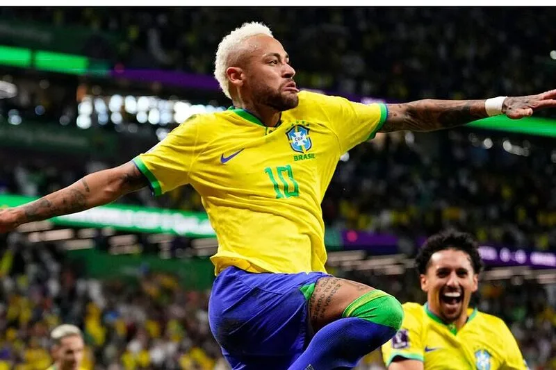 Những bàn thắng, danh hiệu và số trận quốc tế giúp Neymar trở thành một trong những biểu tượng lớn của bóng đá Brazil.