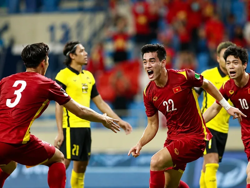 Tiến Linh từng ghi nhiều bàn quan trọng cho tuyển Việt Nam ở vòng loại World Cup và các giải khu vực.