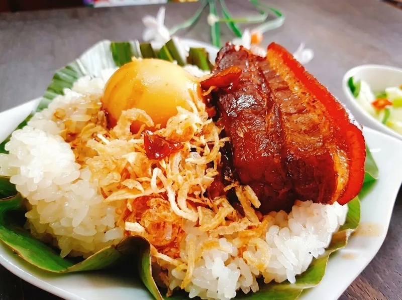 Ăn quá nhiều xôi trong thời gian dài có thể khiến cơ thể nạp dư tinh bột và năng lượng nếu không cân đối khẩu phần.